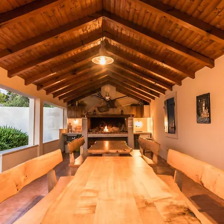 2 Pools-3 By Interhome * 수티반