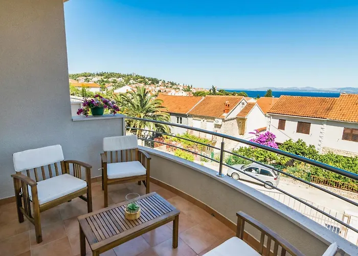 2 Pools-3 By Interhome 수티반