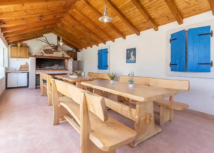 2 Pools-3 By Interhome 아파트 수티반