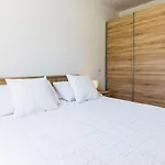2 Pools-3 By Interhome 公寓 苏提万