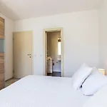 2 Pools-3 By Interhome 公寓