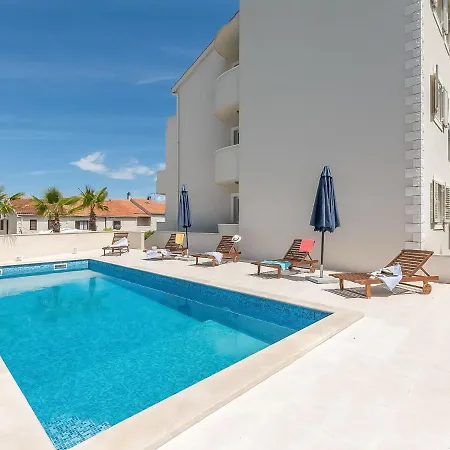 2 Pools-3 By Interhome *