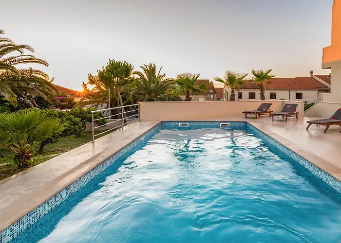2 Pools-3 By Interhome Apartman *