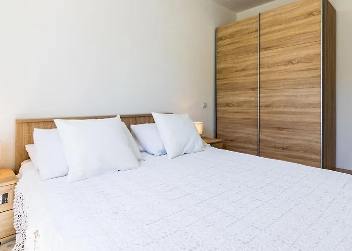 2 Pools-3 By Interhome Apartman Sutivan