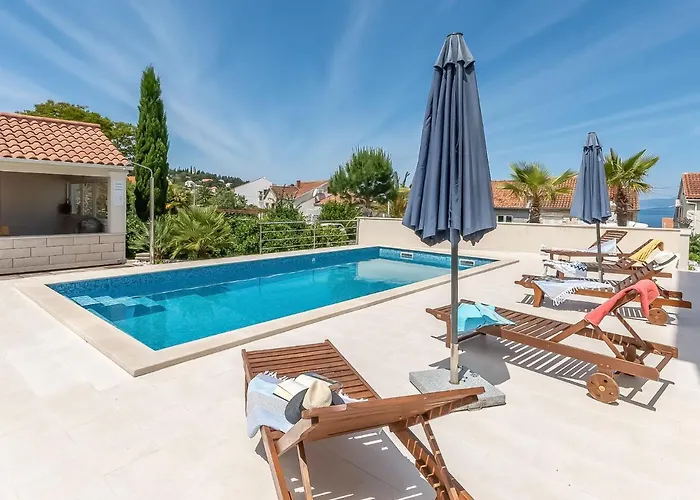 2 Pools-3 By Interhome Apartman