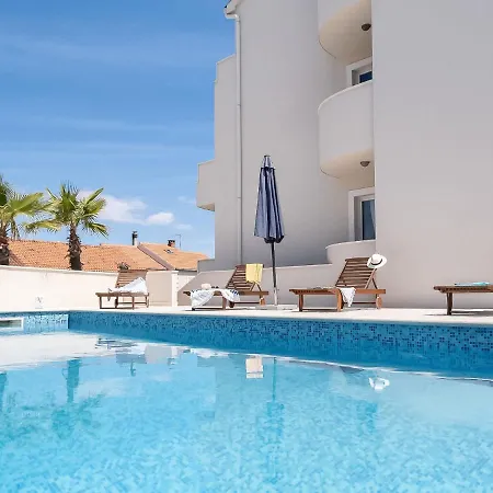 2 Pools-3 By Interhome Appartement Sutivan
